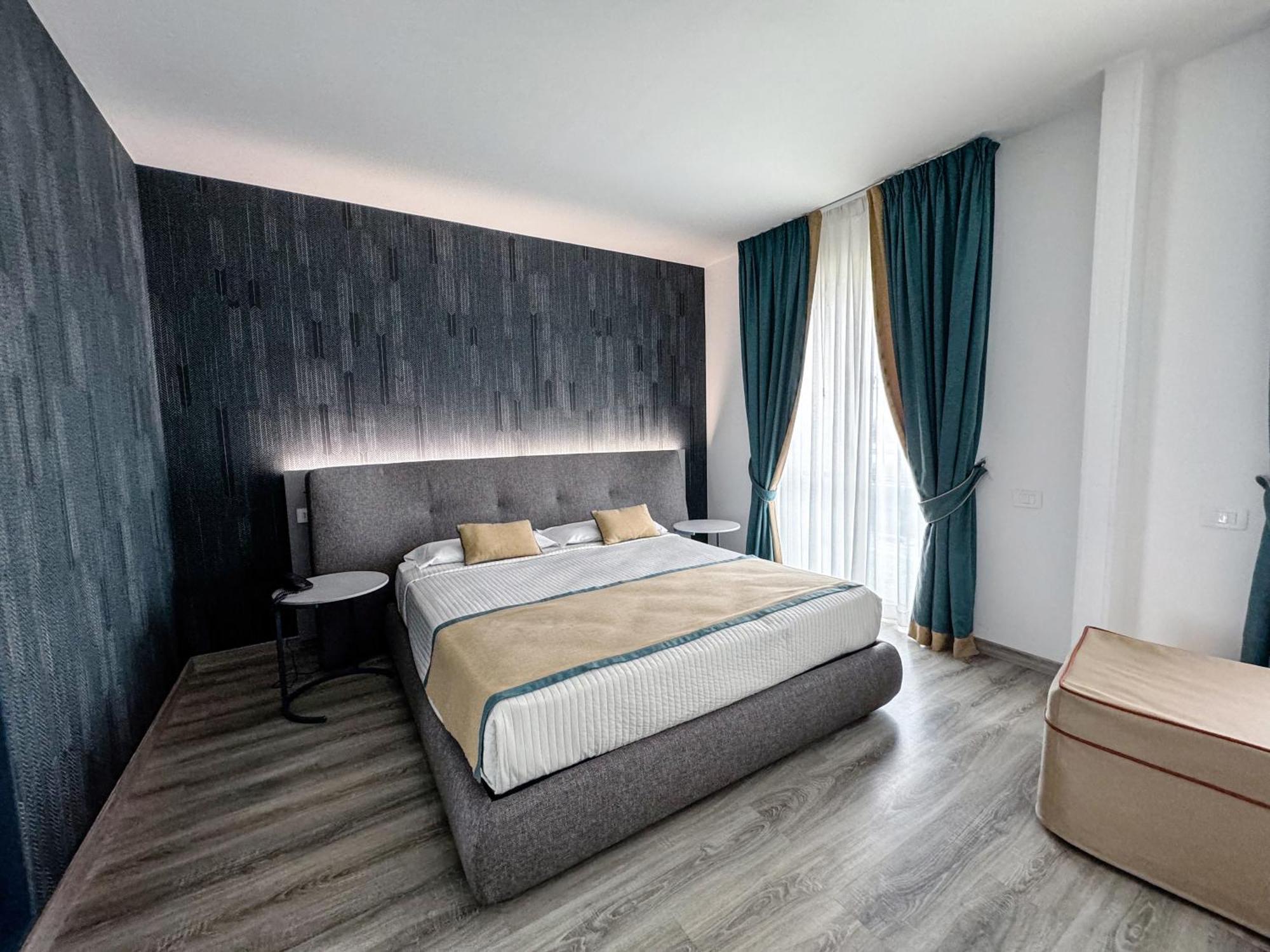 Mediterranea Hotel & Convention Center Salerno Eksteriør bilde